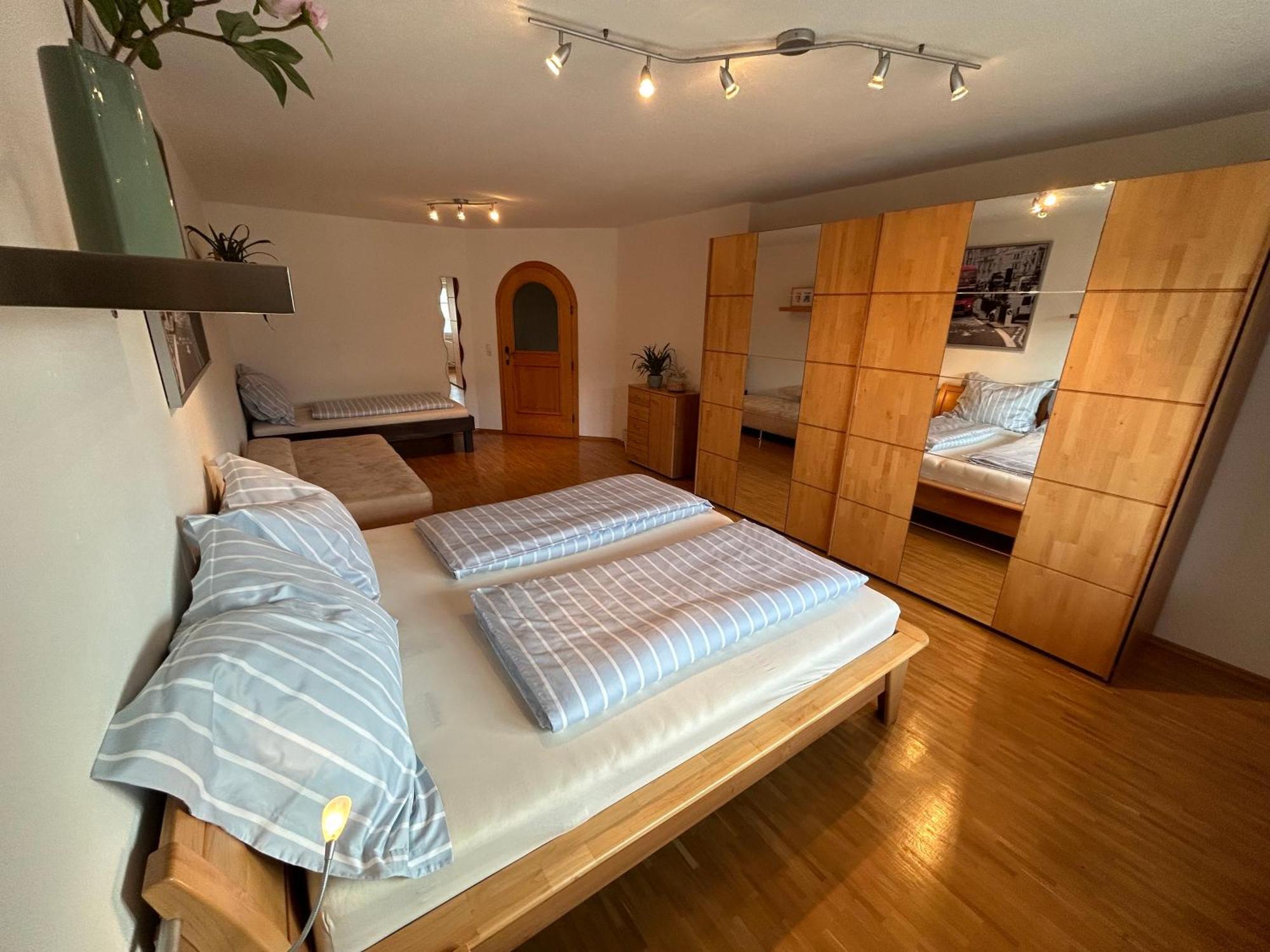 Traumhaft Grosse Ferienwohnung Naehe Attersee Санкт-Георген-им-Аттергау Экстерьер фото