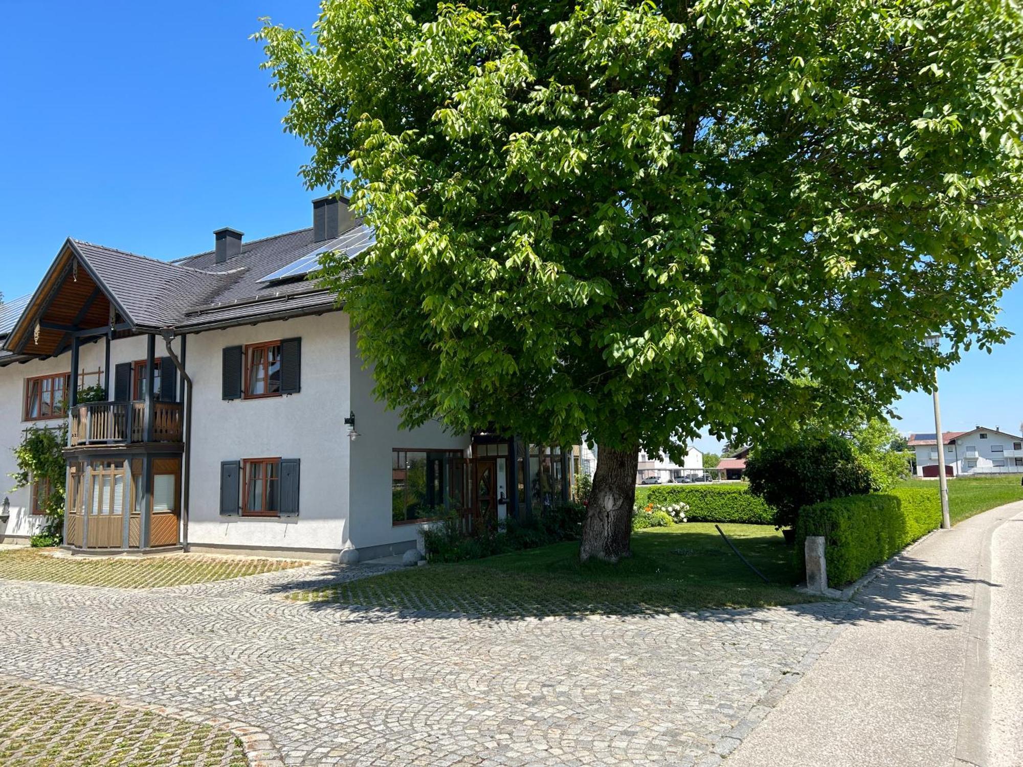 Traumhaft Grosse Ferienwohnung Naehe Attersee Санкт-Георген-им-Аттергау Экстерьер фото